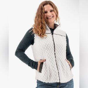 NWT Aventura Women's First Frost Vest